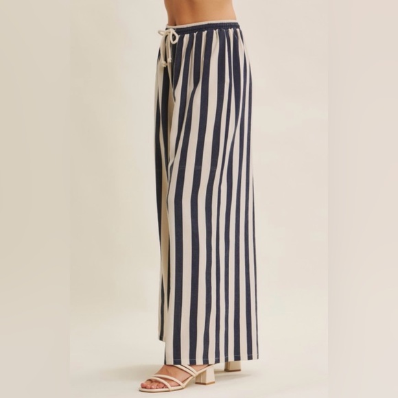 Navy and White Striped Wide-Leg Pants - Picture 2 of 4